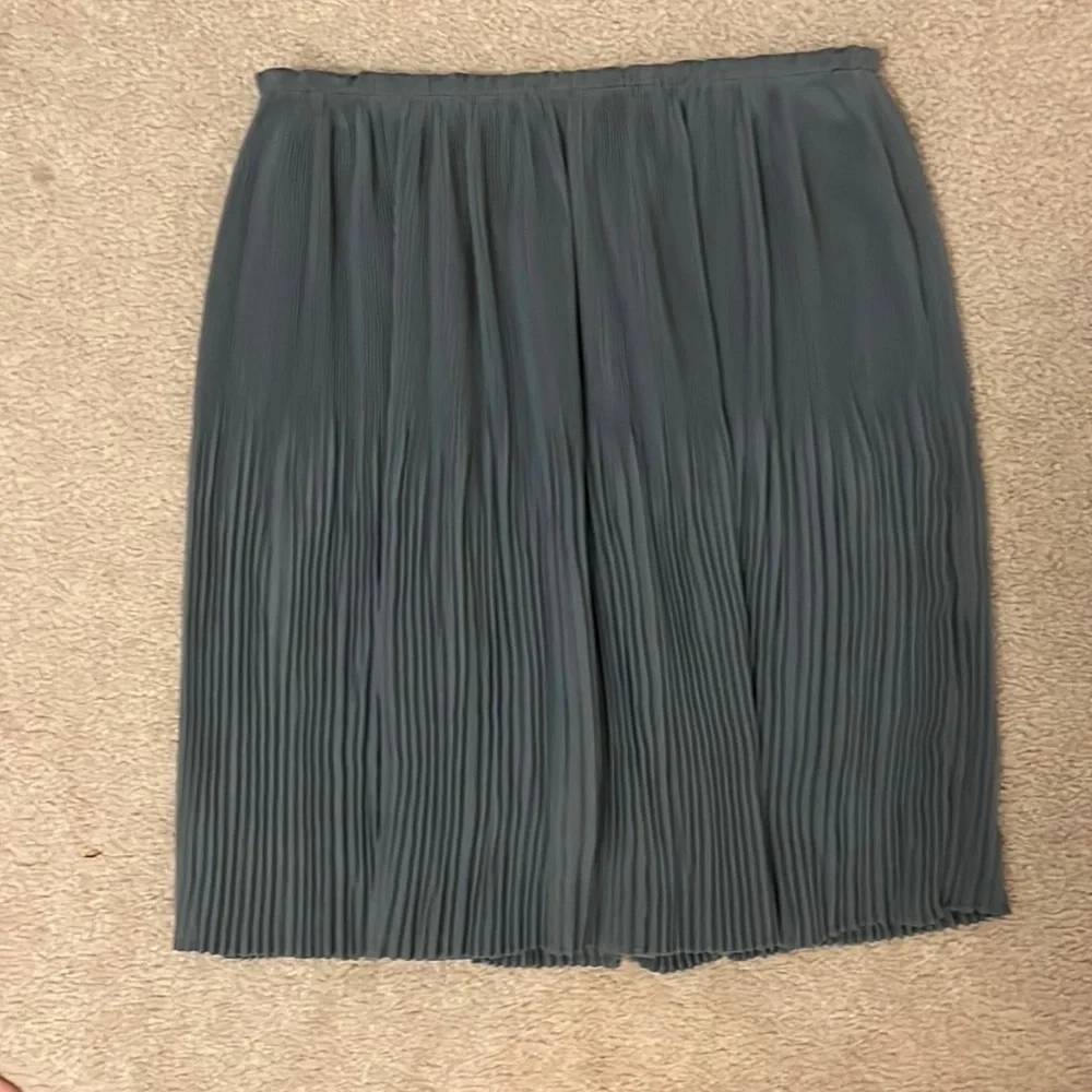 H&M Pleated Teal Pleated Skirt Size 2 - Picture 2 of 2